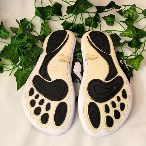 Cheeks flip flops. Size 10. NWOT - Picture 4 of 9